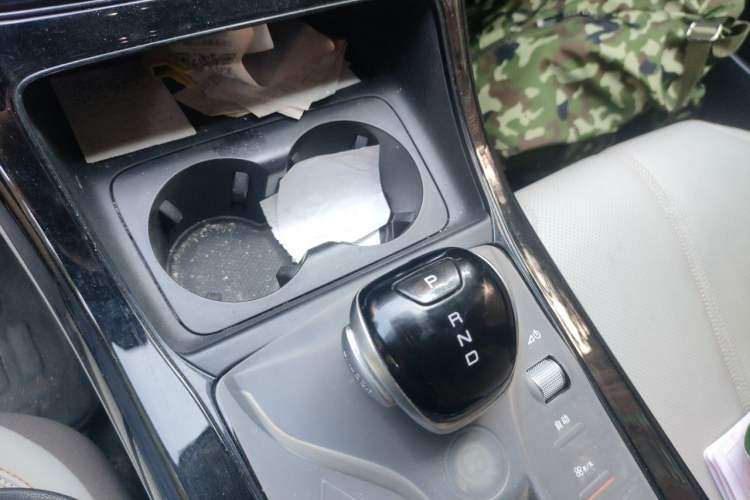 Used BYD Qin PLUS 2024 HONOR Edition DM-i 55KM Leading Model Gear Lever