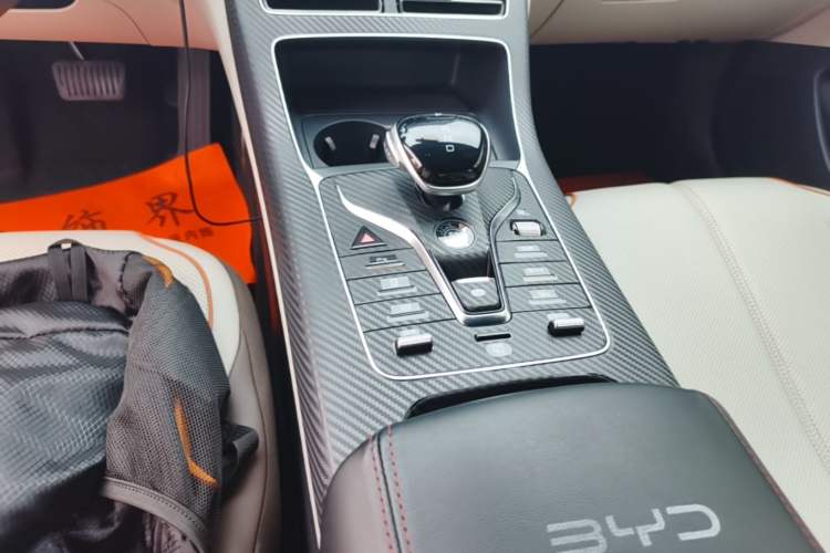 Used BYD Qin PLUS 2024 Honor Edition EV 510KM Beyond Model Gear Lever