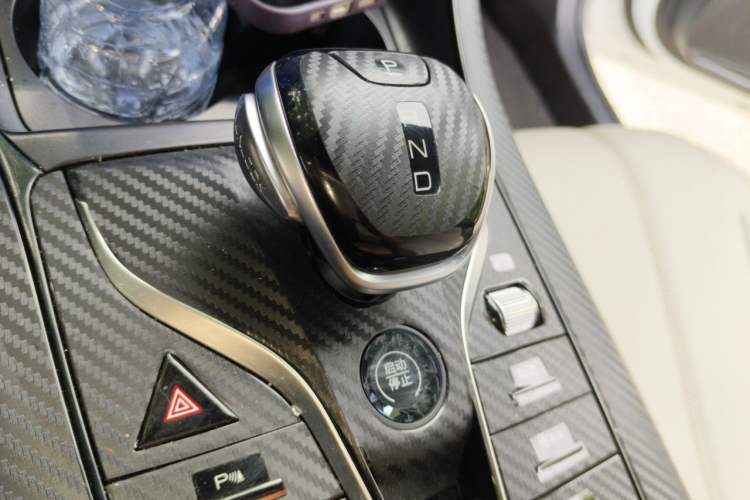 Used BYD Qin PLUS 2024 HONOR Edition DM-i 55KM Leading Model Gear Lever