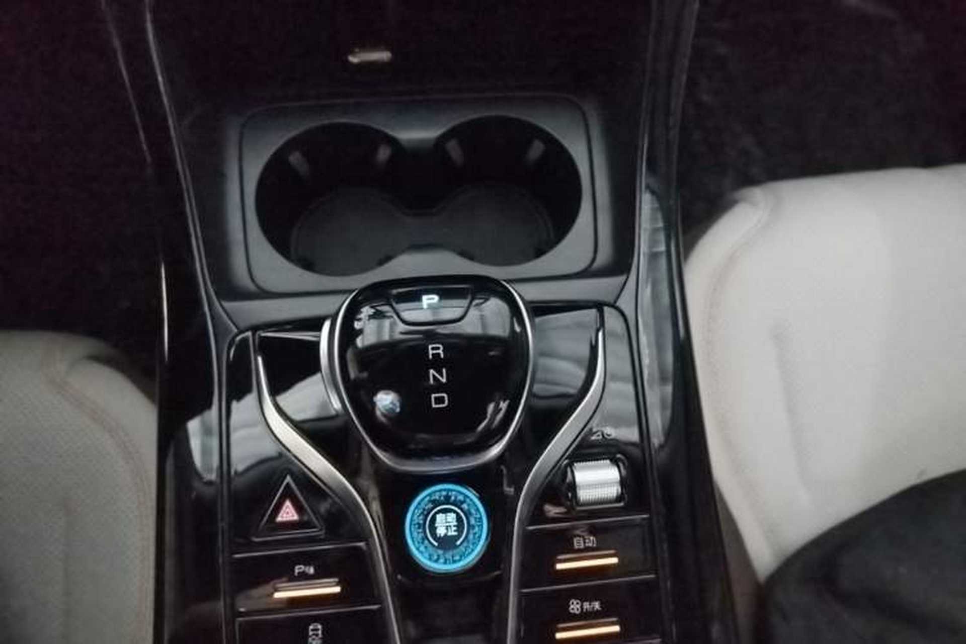 Used BYD Qin PLUS 2024 HONOR Edition DM-i 55KM Leading Model Gear Lever