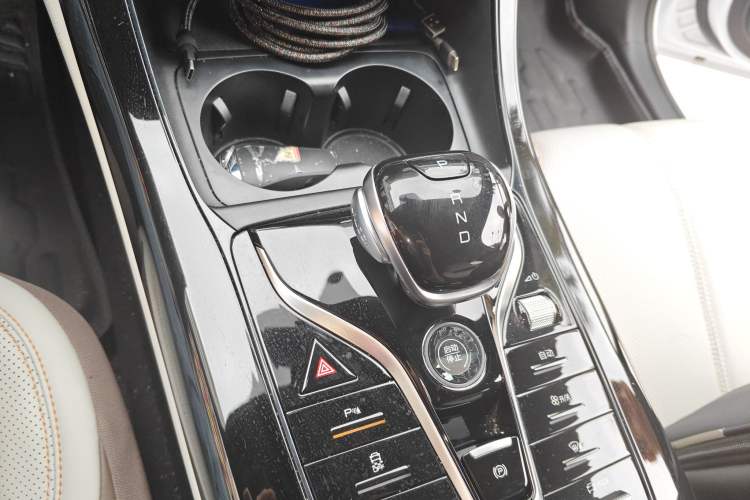Used BYD Qin PLUS 2024 HONOR Edition DM-i 55KM Leading Model Gear Lever