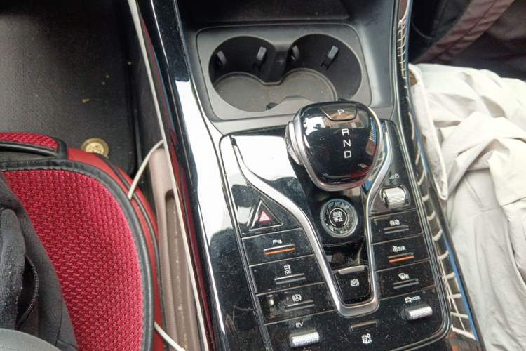 Used BYD Qin PLUS 2024 HONOR Edition DM-i 55KM Leading Model Gear Lever