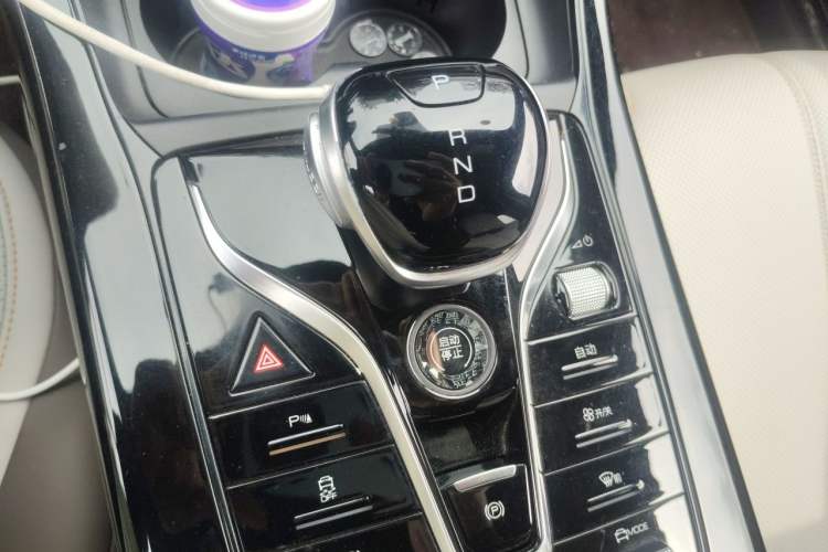 Used BYD Qin PLUS 2024 HONOR Edition DM-i 55KM Leading Model Gear Lever