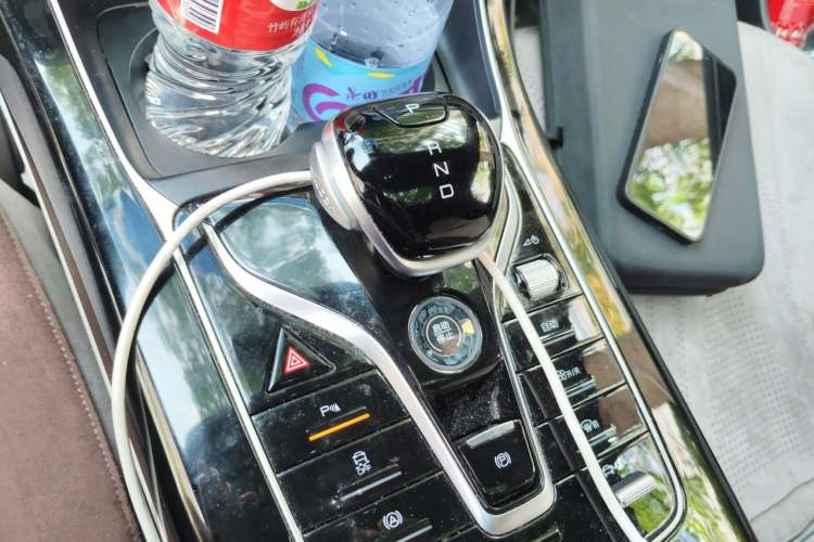 Used BYD Qin PLUS 2024 HONOR Edition DM-i 120KM Leading Model Gear Lever
