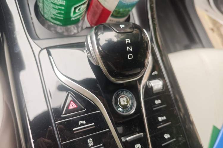 Used BYD Qin PLUS 2024 HONOR Edition DM-i 55KM Leading Model Gear Lever