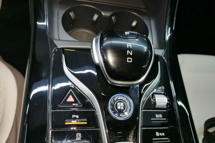 Used BYD Qin PLUS 2024 HONOR Edition DM-i 55KM Leading Model Gear Lever