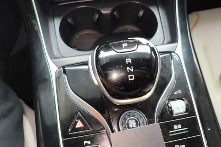 Used BYD Qin PLUS 2024 Honor Edition EV 510KM Leading Model Gear Lever