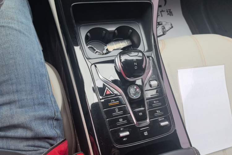 Used BYD Qin PLUS 2024 HONOR Edition DM-i 55KM Leading Model Gear Lever