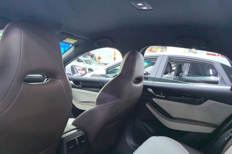 Used BYD Qin PLUS 2024 HONOR Edition DM-i 55KM Leading Model Headliner