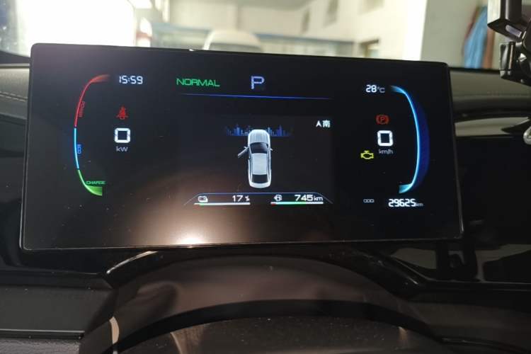 Used BYD Qin PLUS 2024 HONOR Edition DM-i 55KM Leading Model Instrument Cluster