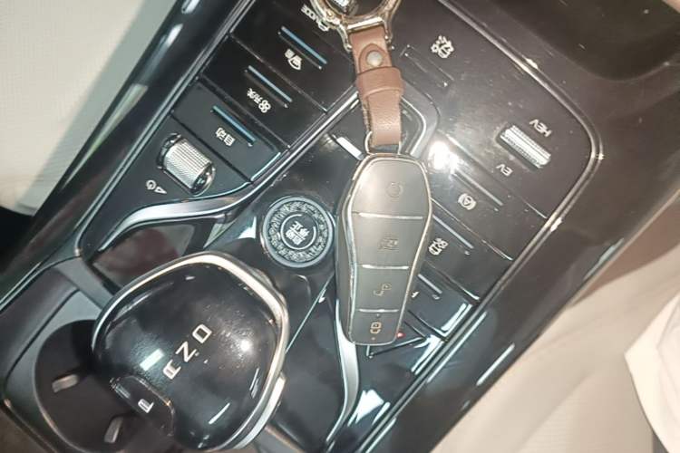 Used BYD Qin PLUS 2024 HONOR Edition DM-i 55KM Leading Model Interior 1