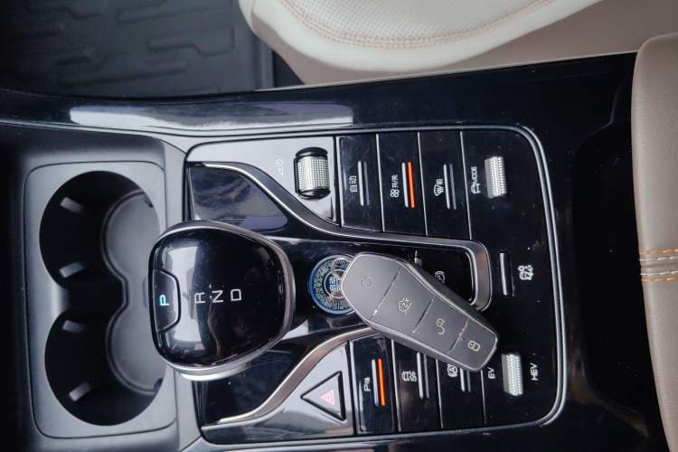 Used BYD Qin PLUS 2024 HONOR Edition DM-i 55KM Leading Model Interior 1