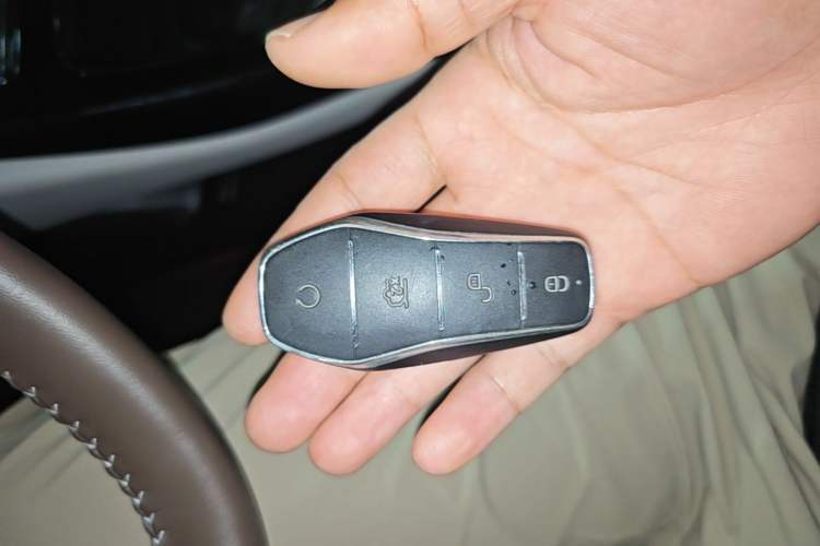 Used BYD Qin PLUS 2024 HONOR Edition DM-i 55KM Leading Model Interior 1