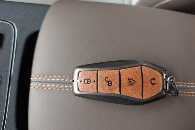 Used BYD Qin PLUS 2024 HONOR Edition DM-i 55KM Leading Model Interior 1