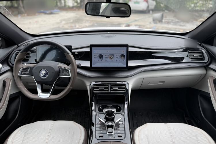 Used BYD Qin PLUS 2024 HONOR Edition DM-i 55KM Leading Model Interior 1