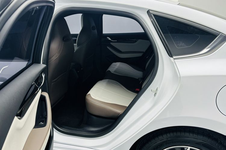Used BYD Qin PLUS 2024 HONOR Edition DM-i 55KM Leading Model Interior 1