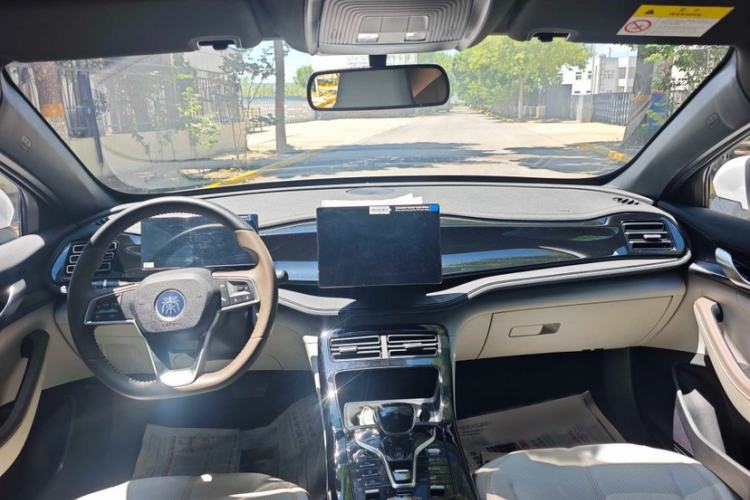 Used BYD Qin PLUS 2024 HONOR Edition DM-i 55KM Leading Model Interior 10