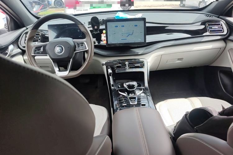 Used BYD Qin PLUS 2024 HONOR Edition DM-i 55KM Leading Model Interior 2