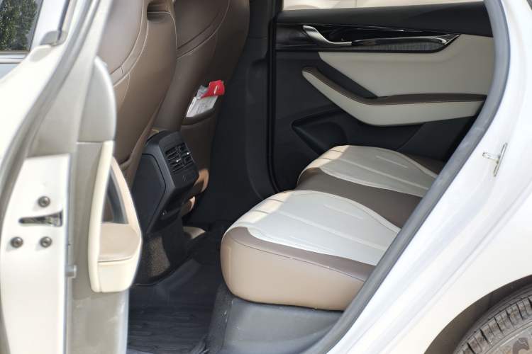 Used BYD Qin PLUS 2024 HONOR Edition DM-i 55KM Leading Model Interior 2