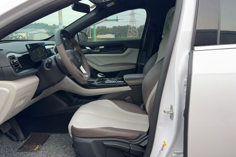 Used BYD Qin PLUS 2024 HONOR Edition DM-i 55KM Leading Model Interior 2
