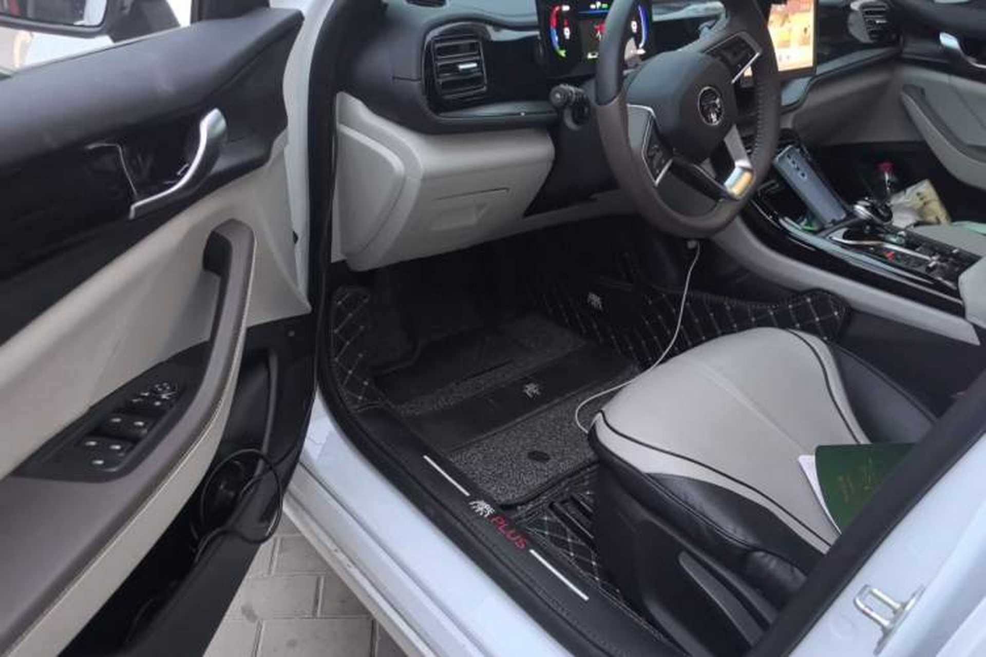 Used BYD Qin PLUS 2024 HONOR Edition DM-i 55KM Leading Model Interior 3