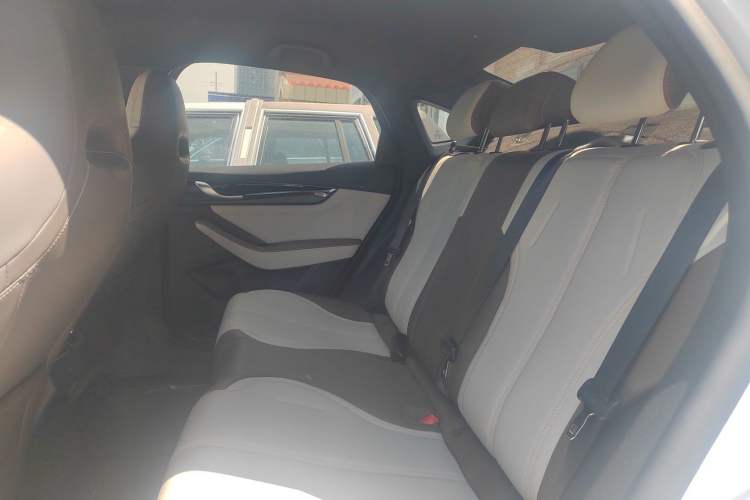 Used BYD Qin PLUS 2024 HONOR Edition DM-i 55KM Leading Model Interior 3