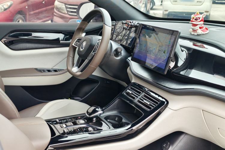 Used BYD Qin PLUS 2024 HONOR Edition DM-i 55KM Leading Model Interior 3