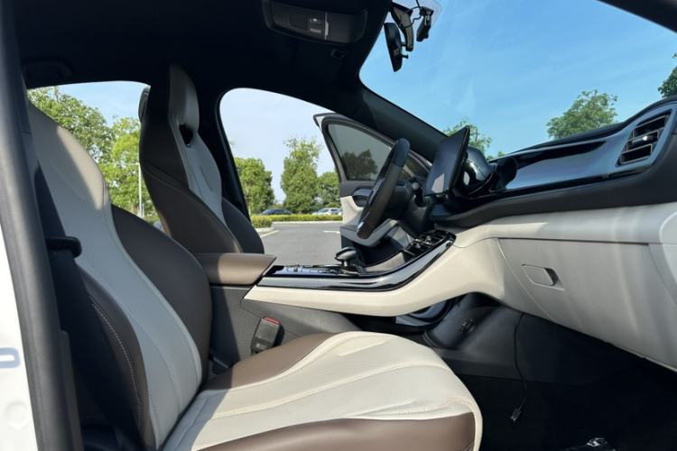 Used BYD Qin PLUS 2024 HONOR Edition DM-i 55KM Leading Model Interior 3