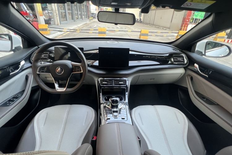 Used BYD Qin PLUS 2024 HONOR Edition DM-i 55KM Leading Model Interior 4