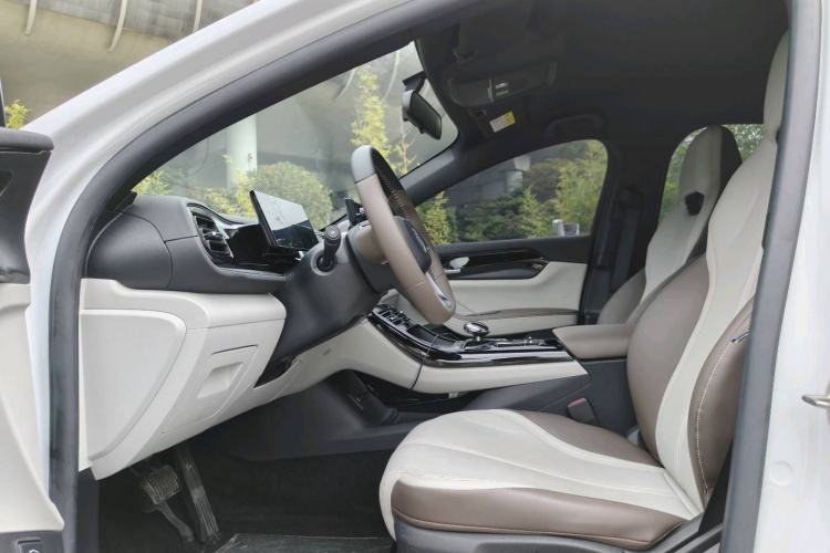 Used BYD Qin PLUS 2024 HONOR Edition DM-i 55KM Leading Model Interior 4