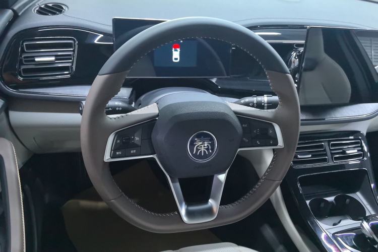 Used BYD Qin PLUS 2024 HONOR Edition DM-i 55KM Leading Model Interior 5
