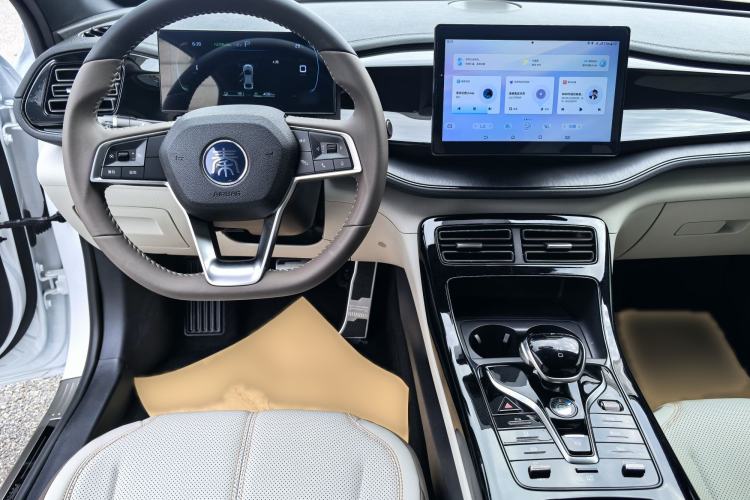 Used BYD Qin PLUS 2024 HONOR Edition DM-i 55KM Leading Model Interior 5