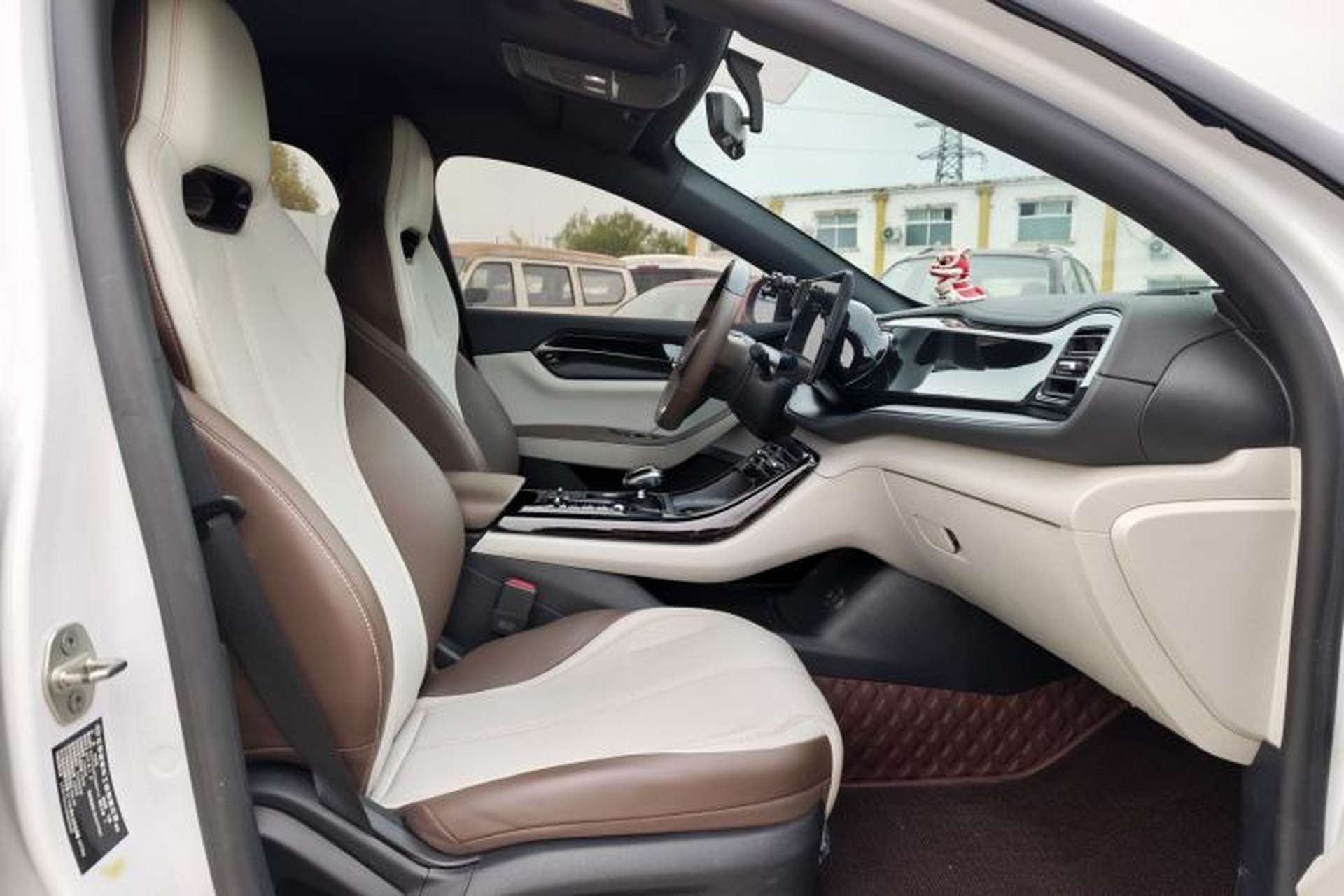 Used BYD Qin PLUS 2024 HONOR Edition DM-i 55KM Leading Model Interior 5