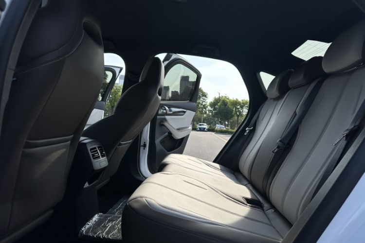 Used BYD Qin PLUS 2024 HONOR Edition DM-i 55KM Leading Model Interior 5