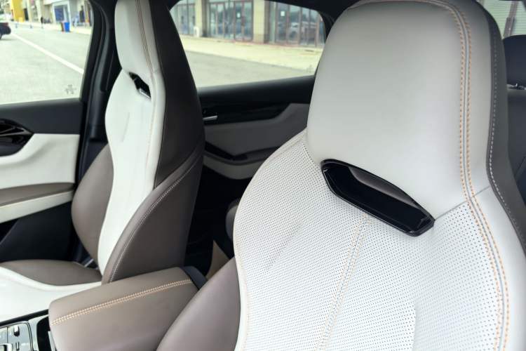 Used BYD Qin PLUS 2024 HONOR Edition DM-i 55KM Leading Model Interior 6