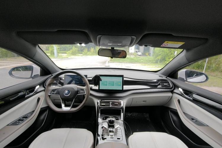 Used BYD Qin PLUS 2024 HONOR Edition DM-i 55KM Leading Model Interior 6