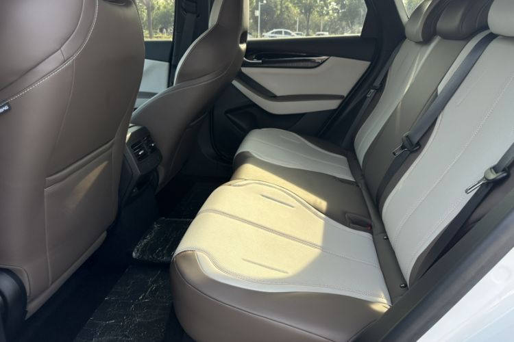 Used BYD Qin PLUS 2024 HONOR Edition DM-i 55KM Leading Model Interior 6