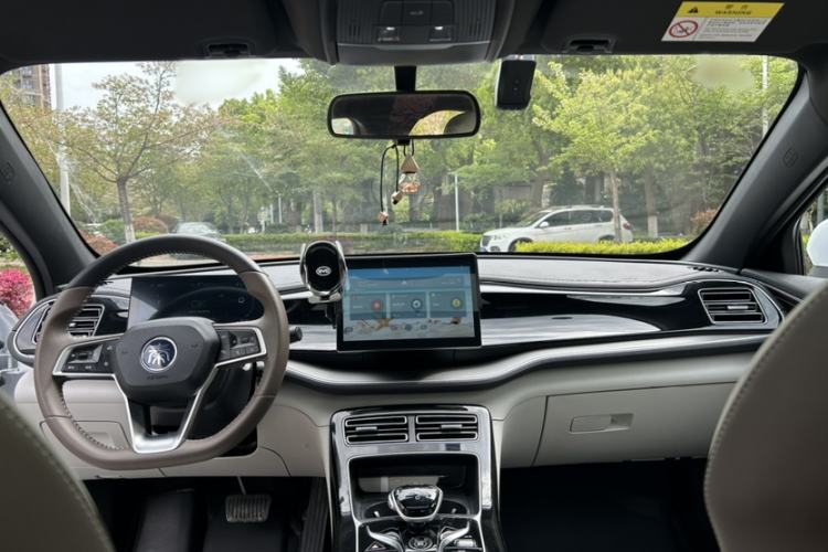 Used BYD Qin PLUS 2024 HONOR Edition DM-i 55KM Beyond Model Interior 6