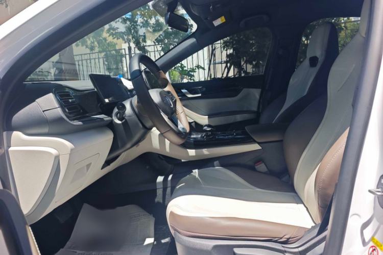 Used BYD Qin PLUS 2024 HONOR Edition DM-i 55KM Leading Model Interior 9