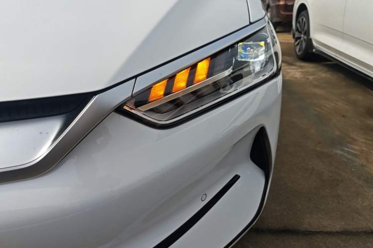Used BYD Qin PLUS 2024 Honor Edition EV 420KM Beyond Model Left Front Headlight