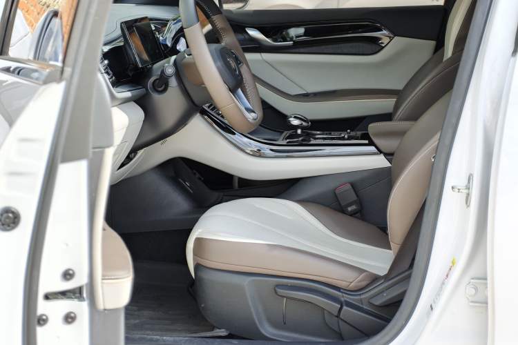 Used BYD Qin PLUS 2024 HONOR Edition DM-i 55KM Leading Model Left Front Seat
