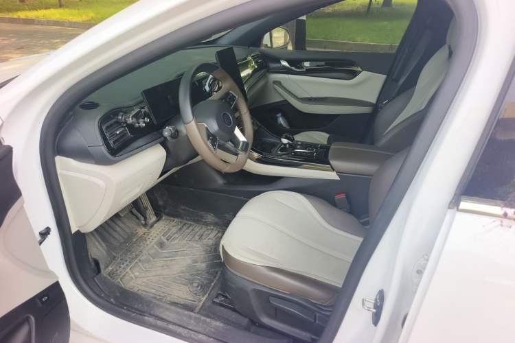 Used BYD Qin PLUS 2024 HONOR Edition DM-i 55KM Leading Model Left Front Seat