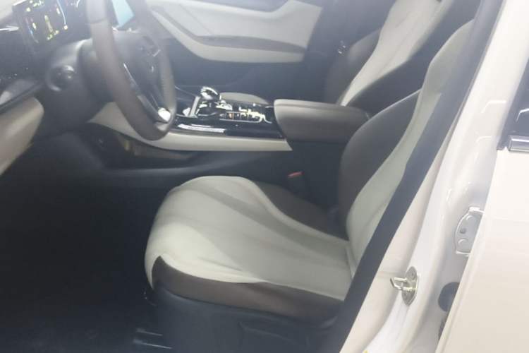 Used BYD Qin PLUS 2024 HONOR Edition DM-i 55KM Leading Model Left Front Seat