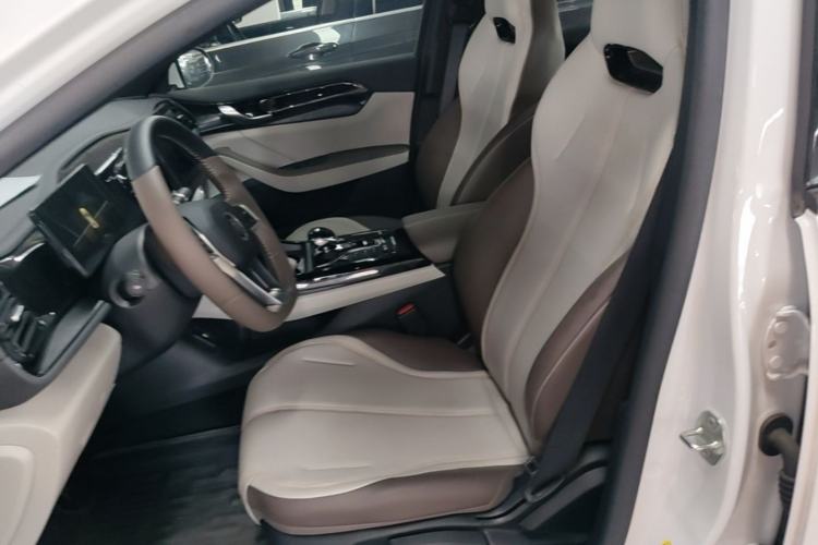 Used BYD Qin PLUS 2024 HONOR Edition DM-i 55KM Leading Model Left Front Seat
