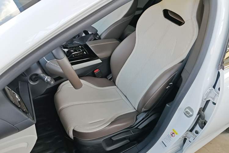 Used BYD Qin PLUS 2024 HONOR Edition DM-i 55KM Leading Model Left Front Seat