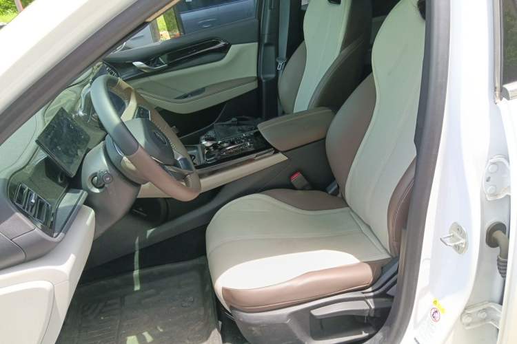 Used BYD Qin PLUS 2024 HONOR Edition DM-i 55KM Leading Model Left Front Seat