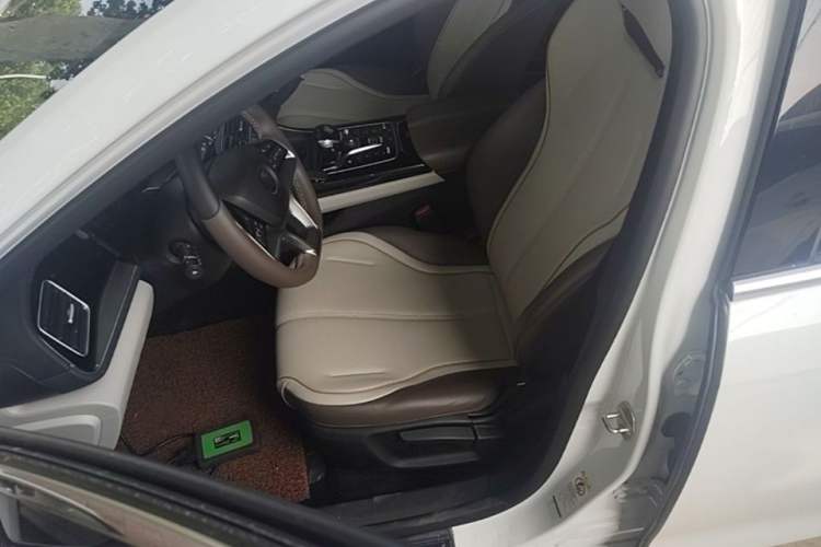 Used BYD Qin PLUS 2024 Honor Edition EV 510KM Leading Model Left Front Seat