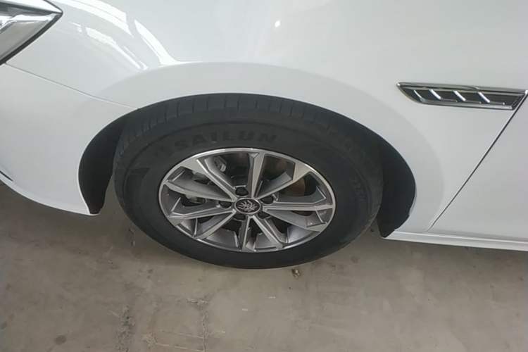 Used BYD Qin PLUS 2024 HONOR Edition DM-i 55KM Leading Model Left Front Wheel Hub