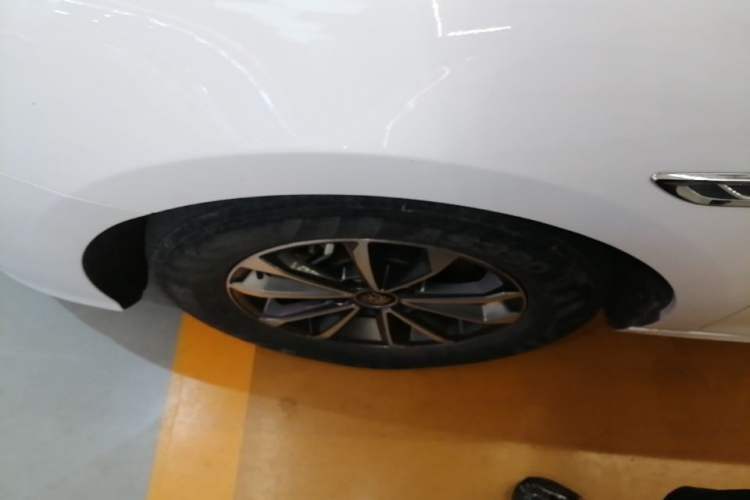 Used BYD Qin PLUS 2024 HONOR Edition DM-i 55KM Leading Model Left Front Wheel Hub