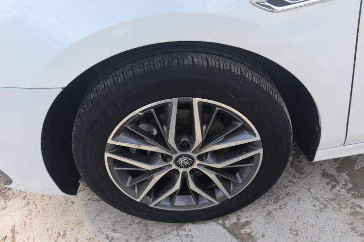 Used BYD Qin PLUS 2024 Honor Edition EV 510KM Leading Model Left Front Wheel Hub